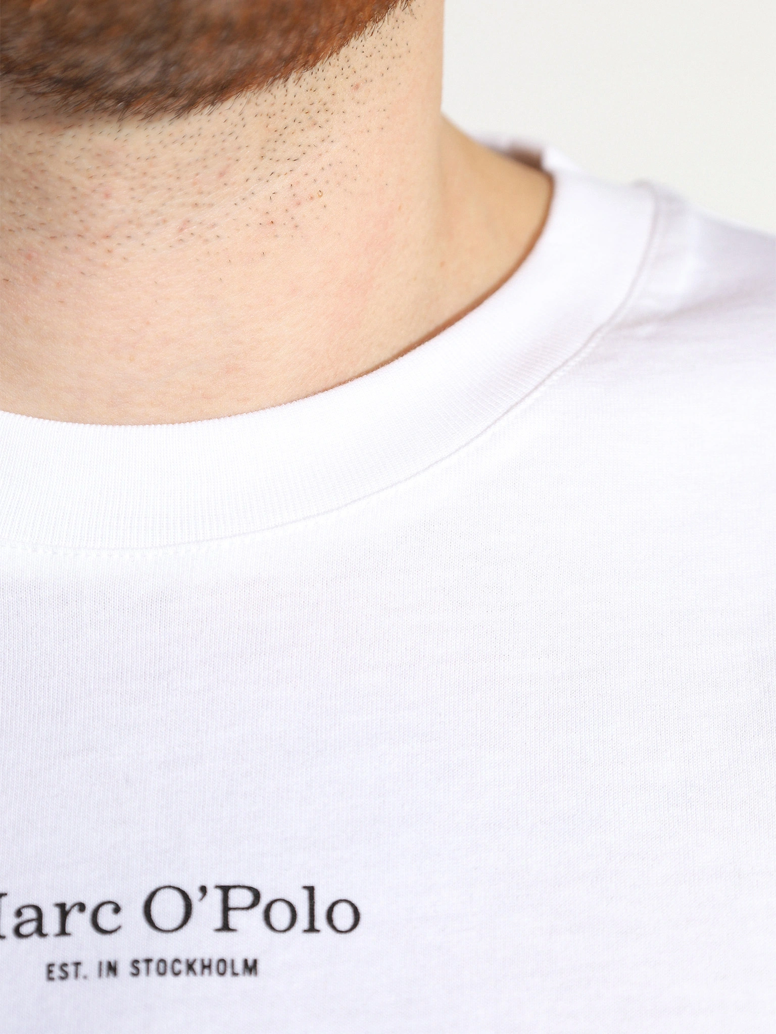 Футболка белого цвета из хлопка